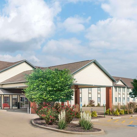 Ramada By Wyndham Springfield North Hotell Eksteriør bilde