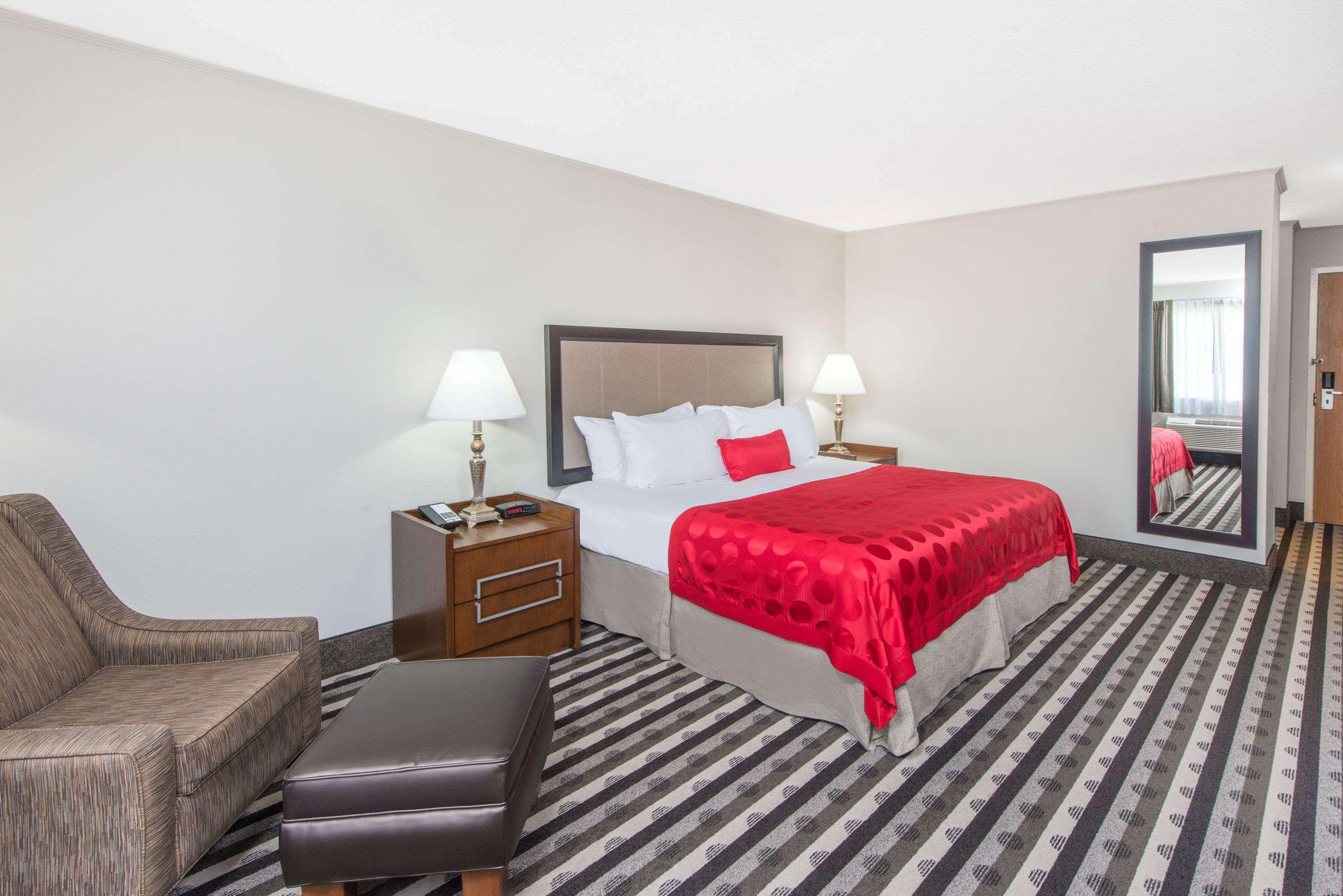 Ramada By Wyndham Springfield North Hotell Eksteriør bilde