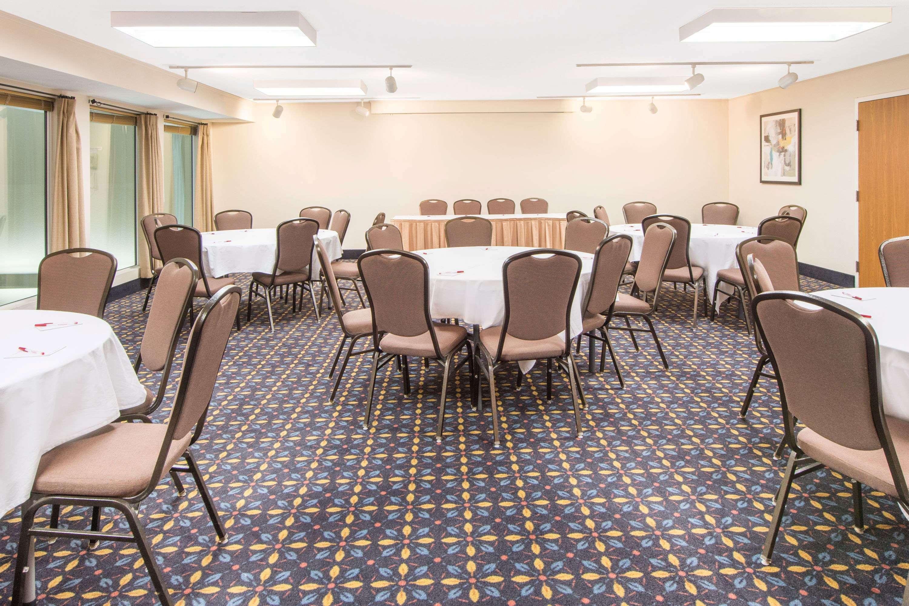 Ramada By Wyndham Springfield North Hotell Eksteriør bilde
